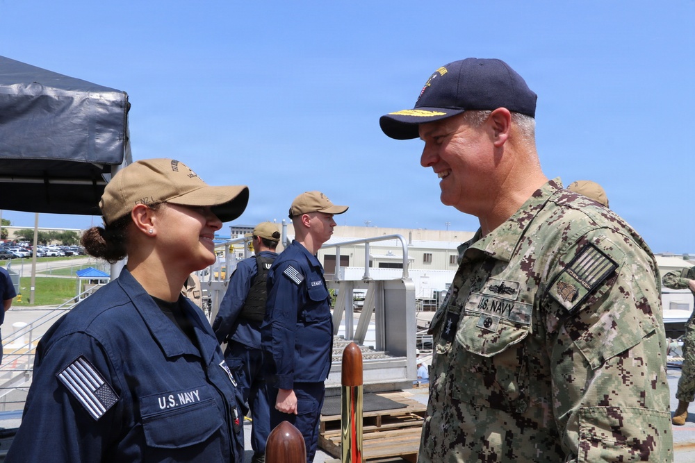 Naval Surface Force Atlantic (SURFLANT) visits USS MINNEAPOLIS-ST PAUL (LCS-21)