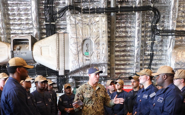 Naval Surface Force Atlantic (SURFLANT) visits USS MINNEAPOLIS-ST PAUL (LCS-21)
