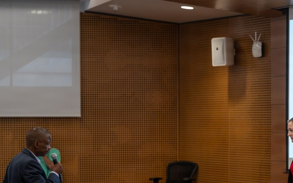 International Fellows explore AI, science, and policy in Pittsburgh