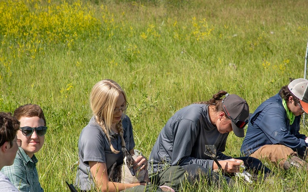 USACE, partner agencies band more than 650 geese during Lake Audubon conservation effort