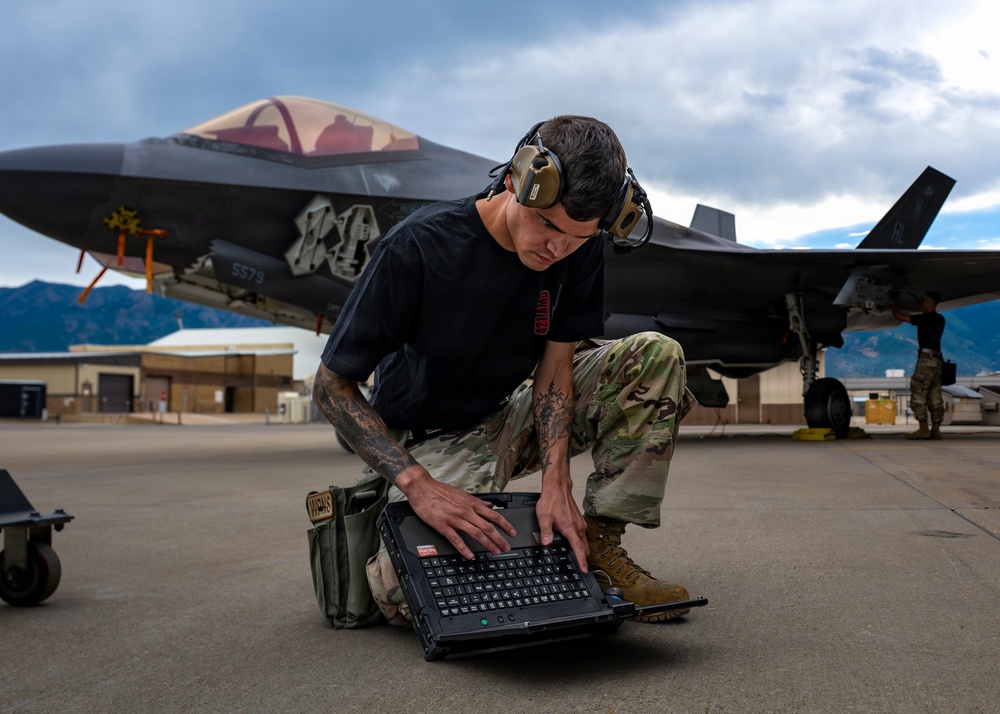 388FW 2nd Quarter Weapons Load Competition
