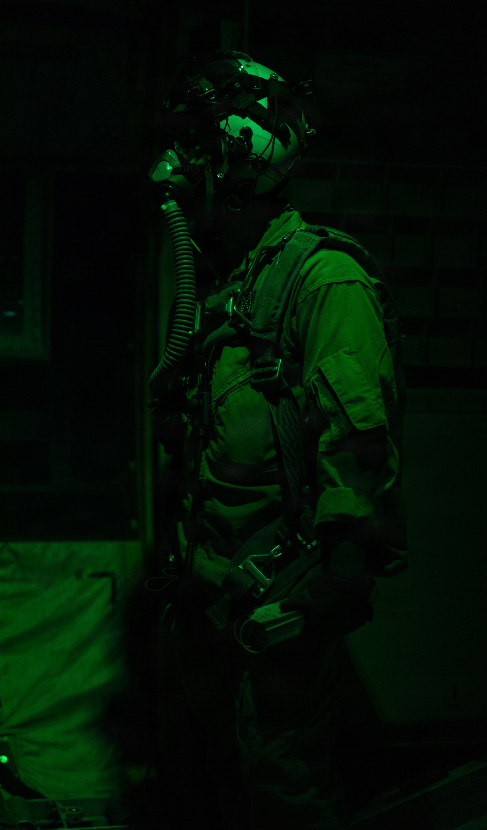 VMGR-252 conducts pararescue training with 57th RQS