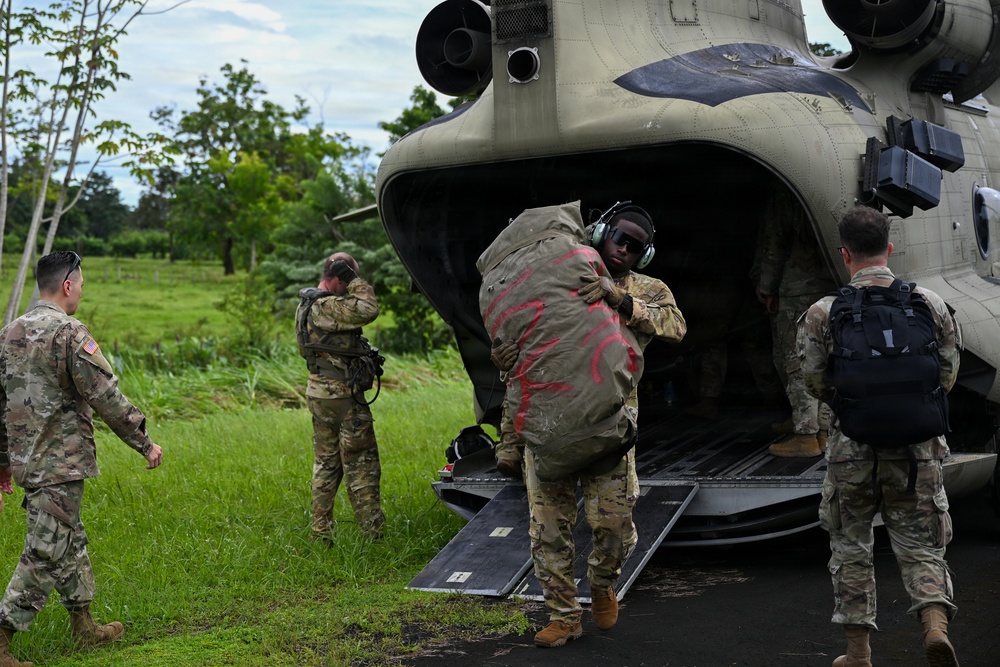 Joint Task Force-Bravo collaborates with Servicio Nacional Aeronaval to deliver bridge materials