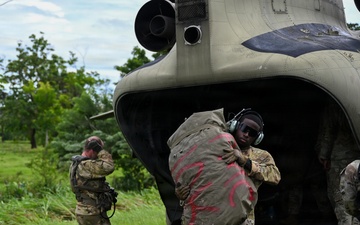Joint Task Force-Bravo collaborates with Servicio Nacional Aeronaval to deliver bridge materials