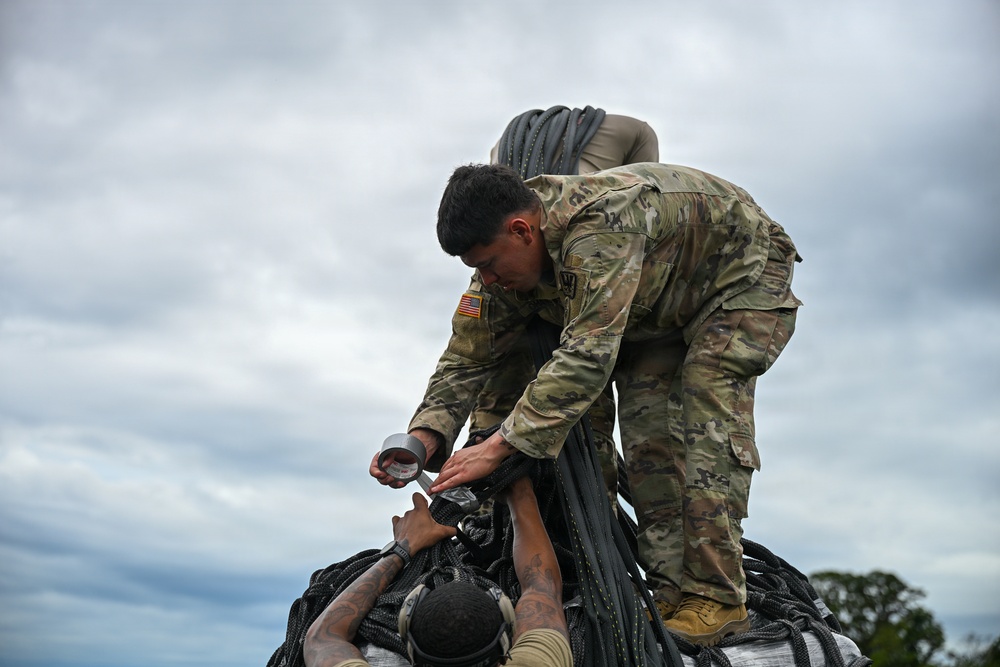 Joint Task Force-Bravo collaborates with Servicio Nacional Aeronaval to deliver bridge materials