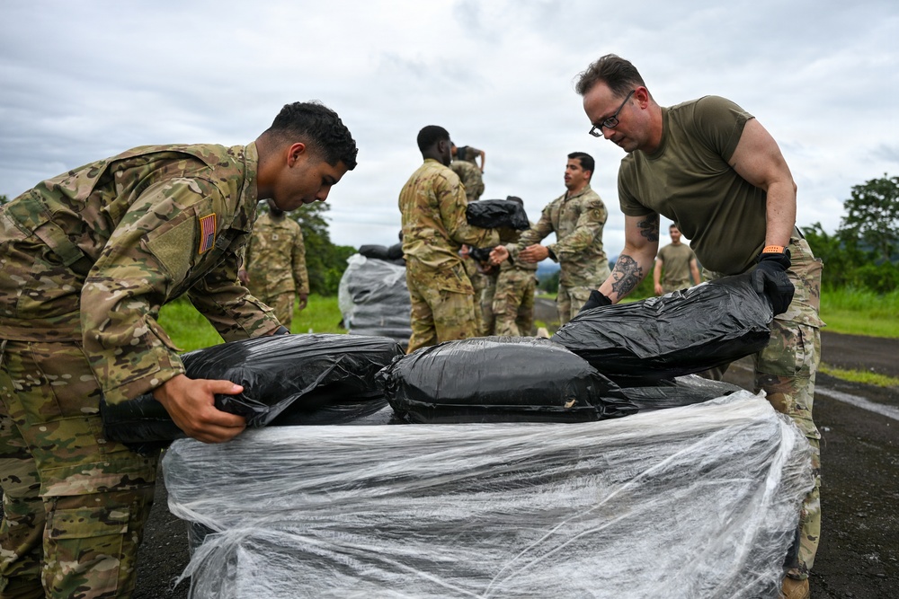 Joint Task Force-Bravo collaborates with Servicio Nacional Aeronaval to deliver bridge materials