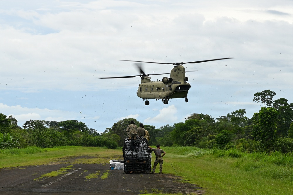 Joint Task Force-Bravo collaborates with Servicio Nacional Aeronaval to deliver bridge materials