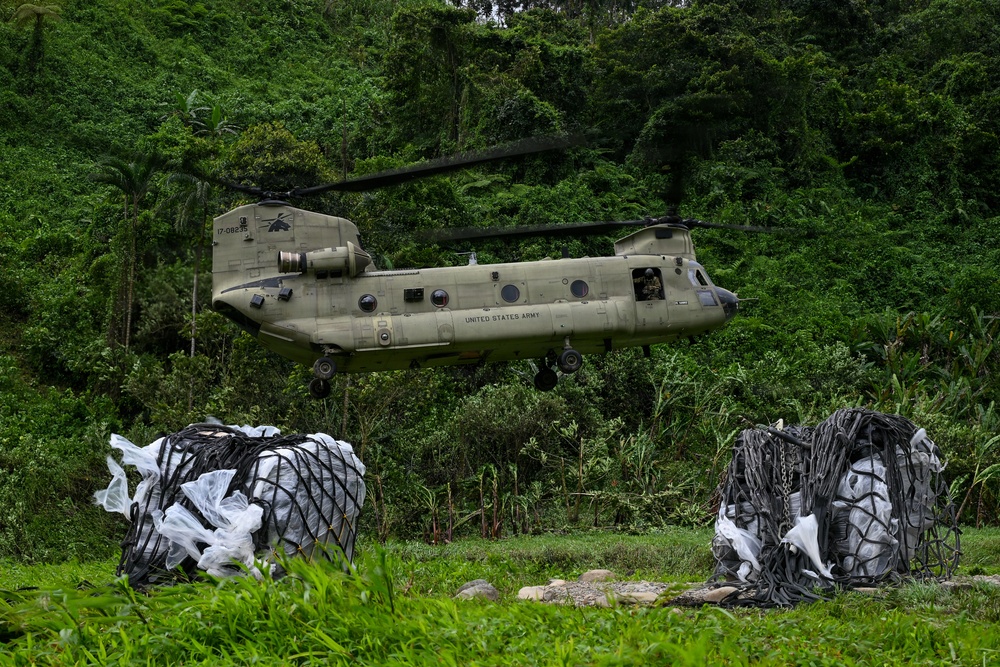 Joint Task Force-Bravo collaborates with Servicio Nacional Aeronaval to deliver bridge materials