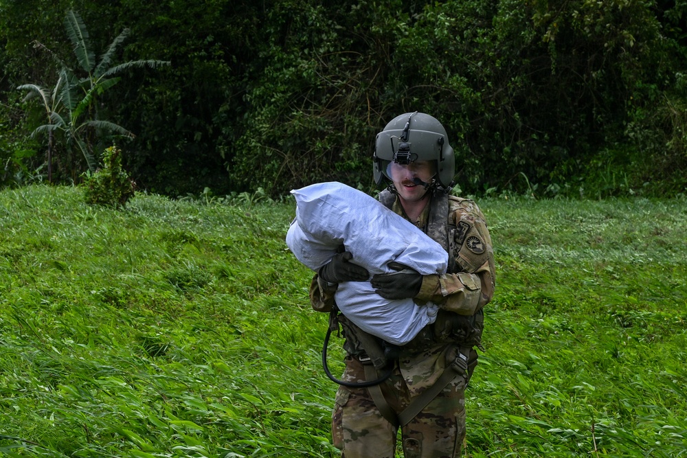 Joint Task Force-Bravo collaborates with Servicio Nacional Aeronaval to deliver bridge materials