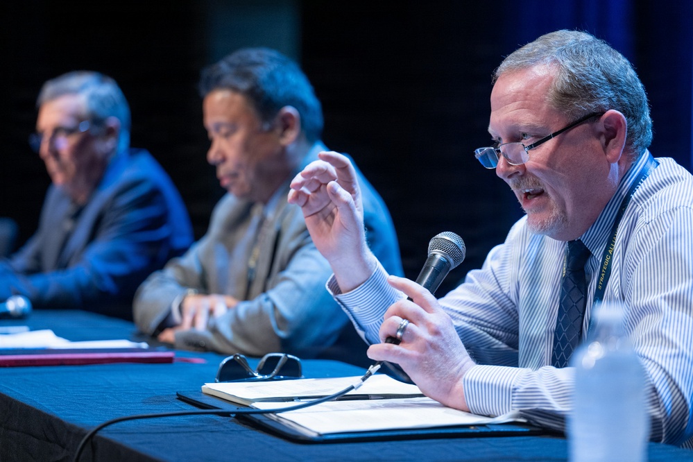 Navy, Private Sector Build Working Relationships at Ventura Defense Industry Forum