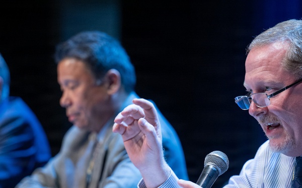 Navy, Private Sector Build Working Relationships at Ventura Defense Industry Forum