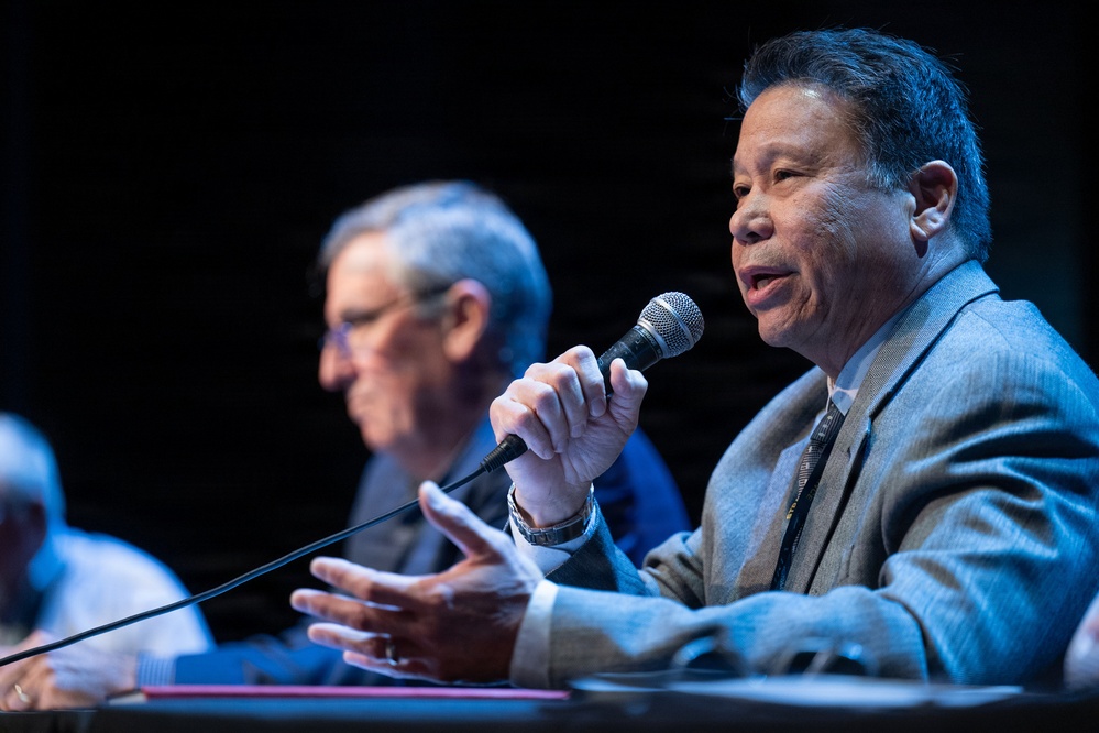 Navy, Private Sector Build Working Relationships at Ventura Defense Industry Forum