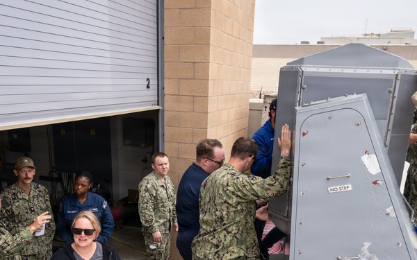 Sailors Gets Hands-On Experience in New Laser Training Course at Directed Energy Systems Integration Lab