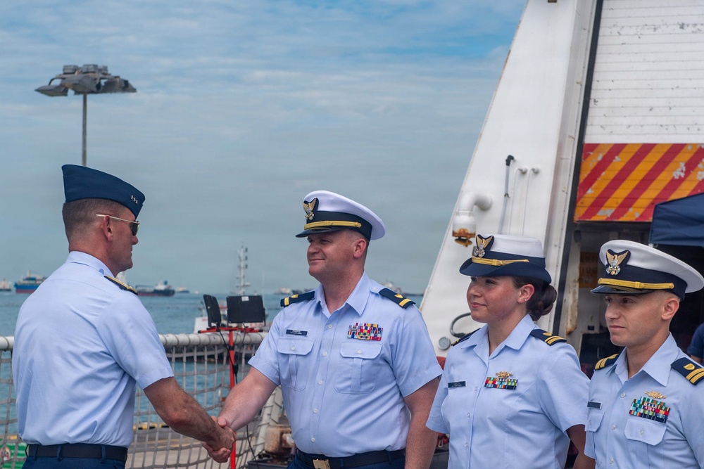 USCGC Midgett (WMSL 757) hosts Vice Admiral Jospeh Buzzella