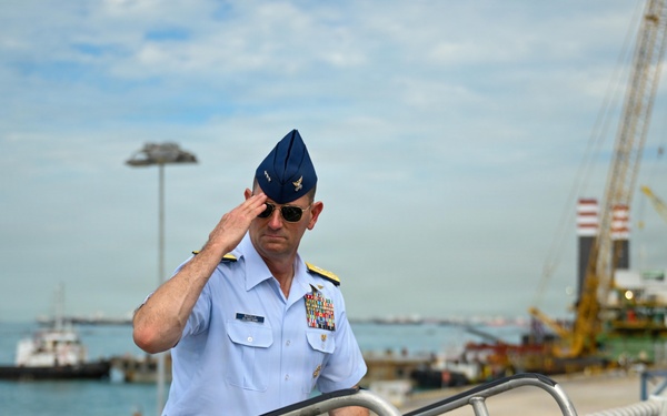 USCGC Midgett (WMSL 757) hosts Vice Admiral Jospeh Buzzella