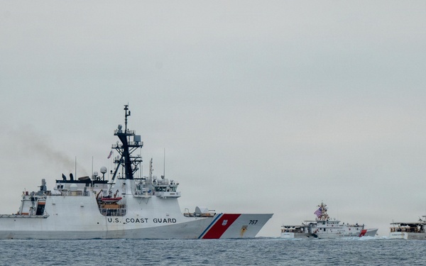 USCGC Midgett (WMSL 757) conducts PHOTOEX with Coast Guard Fast Response Cutters