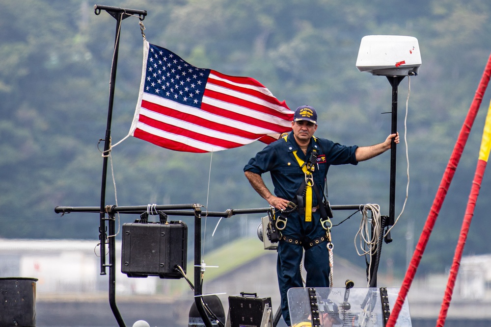 USS Scranton (SSN 756) pulls into CFAY