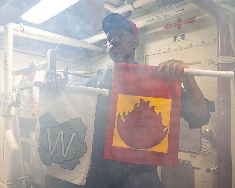 USS Mustin conducts integrated training team drill