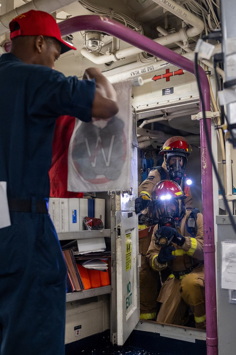 USS Mustin conducts integrated training team drill