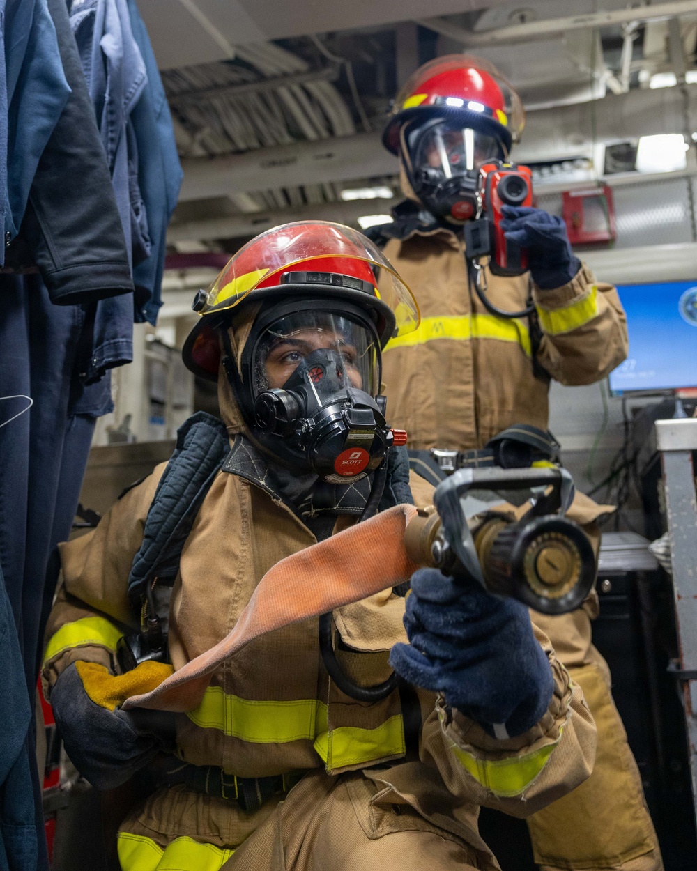 USS Mustin conducts integrated training team drill