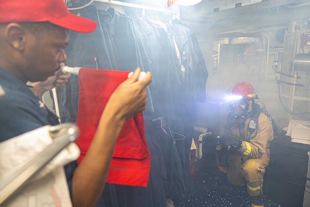 USS Mustin conducts integrated training team drill