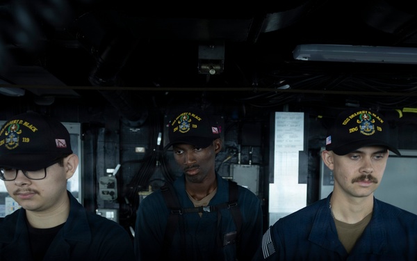 Delbert D. Black Conducts Replenishment-at-Sea with John Lenthall