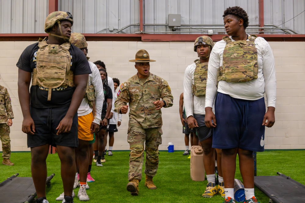 Army Dallas Roadshow kicks off at DeSoto High School