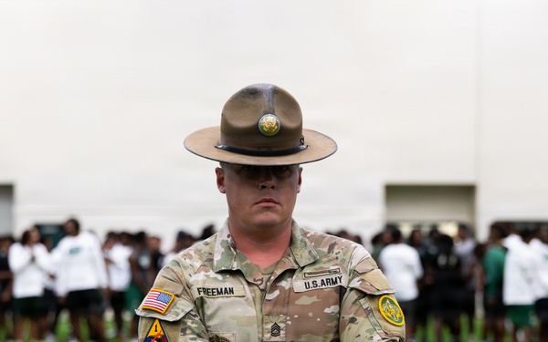Army Dallas Roadshow kicks off at DeSoto High School