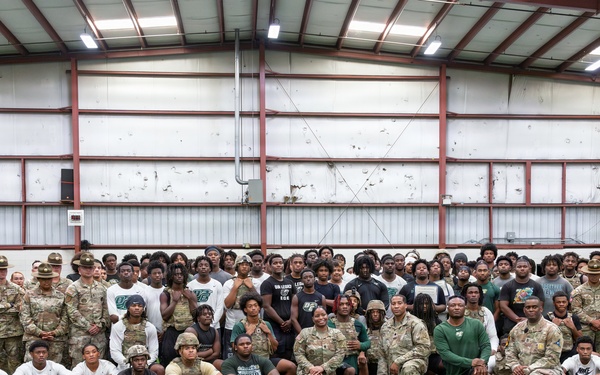 Army Dallas Roadshow kicks off at DeSoto High School