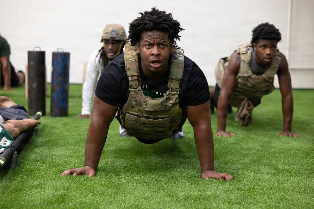 Army Dallas Roadshow kicks off at DeSoto High School