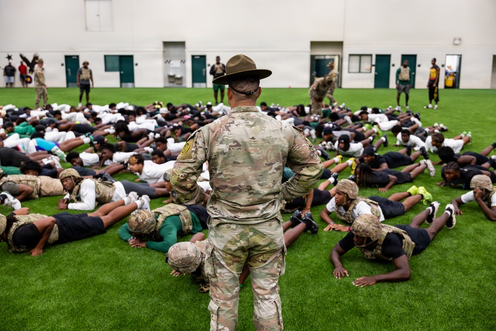 Army Dallas Roadshow kicks off at DeSoto High School