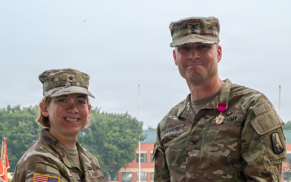 21st Theater Signal Brigade holds change of command ceremony
