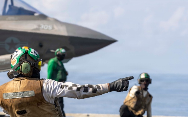 George Washington Conducts Flight Operations