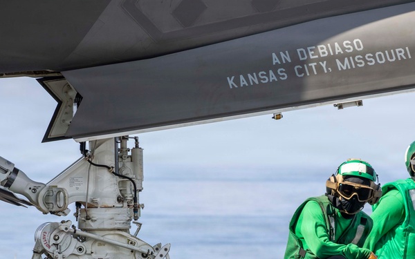 George Washington Conducts Flight Operations