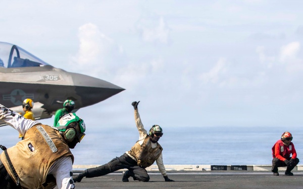 George Washington Conducts Flight Operations