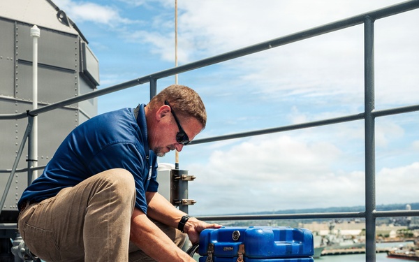 Iridium tracking unit installs during RIMPAC 2026