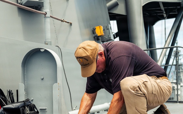 Iridium tracking unit installs during RIMPAC 2026