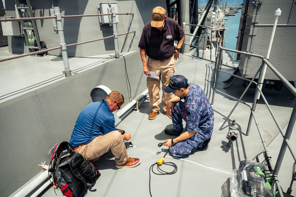 Iridium tracking unit installs during RIMPAC 2026