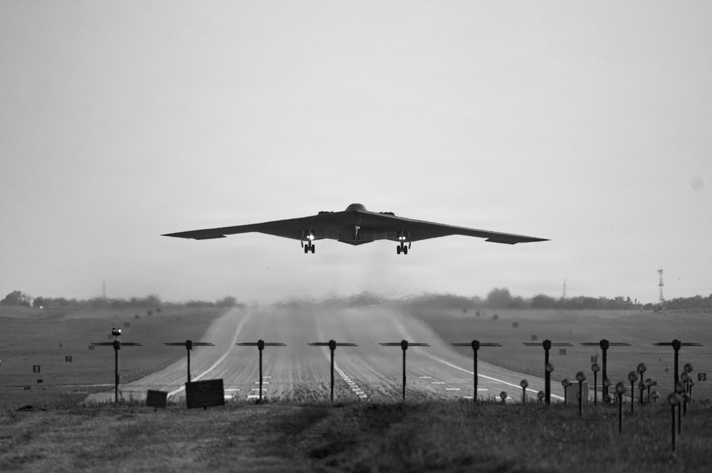 B-2 Spirit departs Whiteman