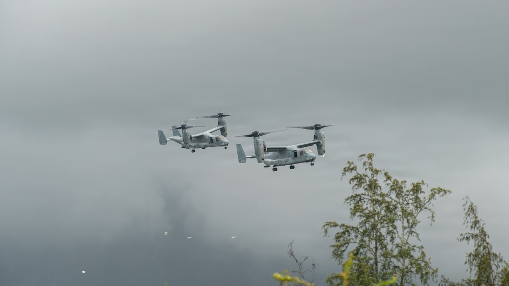 VMM-164 (REIN), 2nd Bn., 7th Marines conduct air insert during RIMPAC 26