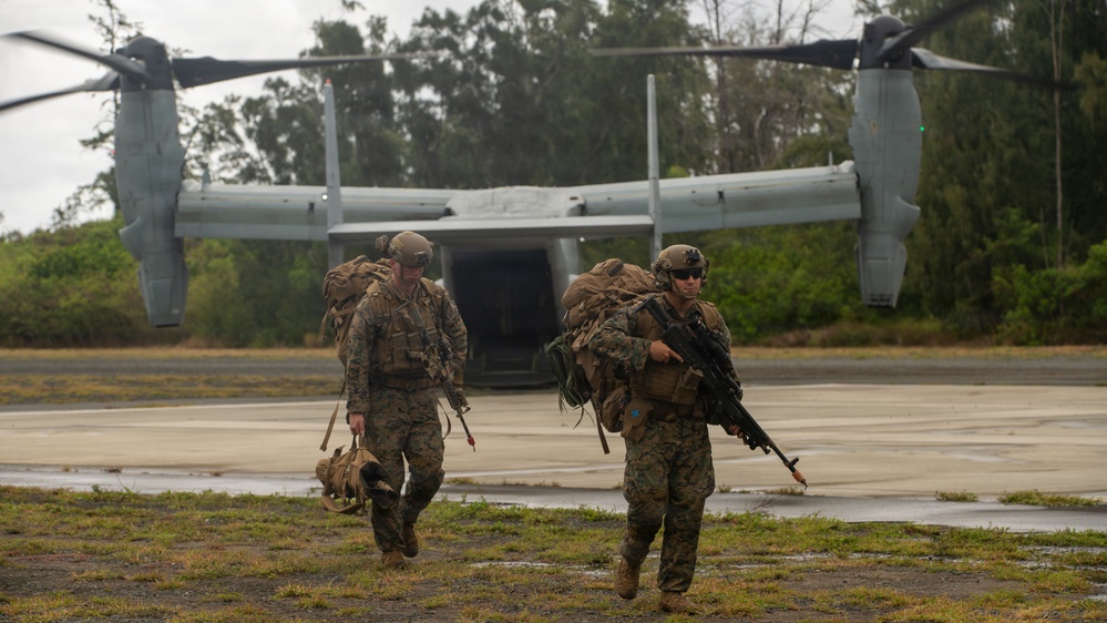 VMM-164 (REIN), 2nd Bn., 7th Marines conduct air insert during RIMPAC 26