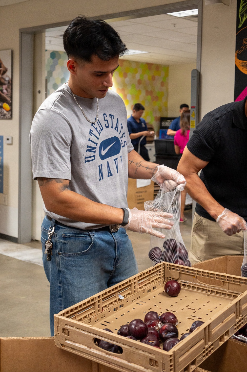 NAVSUP FLC San Diego Sailors Strengthen Community Through Volunteer Service