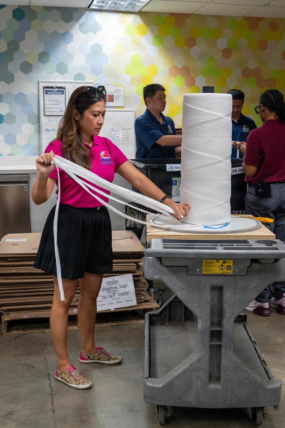 NAVSUP FLC San Diego Sailors Strengthen Community Through Volunteer Service
