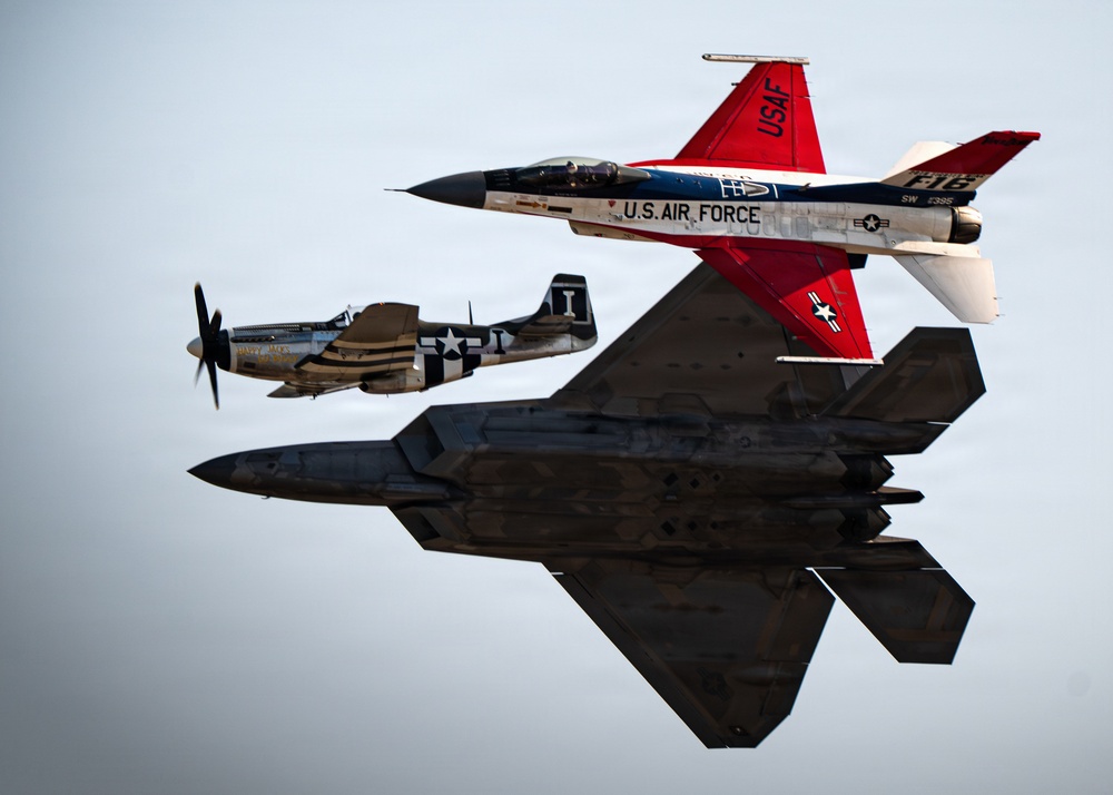 Viper Demo flies at AirVenture 2026