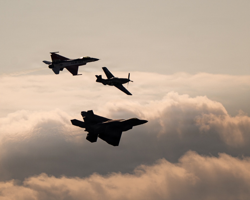 Viper Demo flies at AirVenture 2026