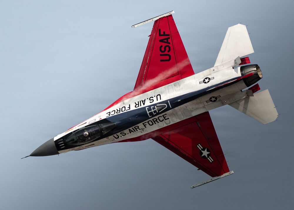 Viper Demo flies at AirVenture 2026