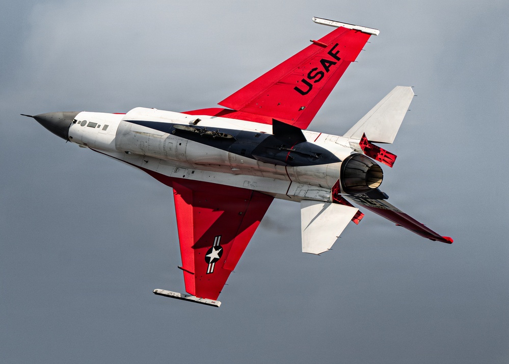 Viper Demo flies at AirVenture 2026