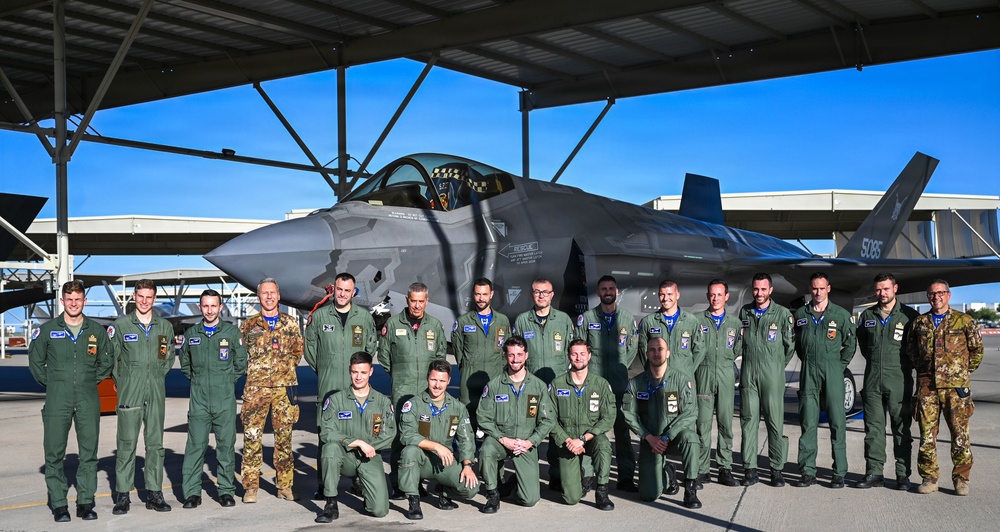 Italian Air Force commander visits 156th Gruppo Volo (Fighter Squadron) at Luke AFB
