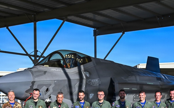 Italian Air Force commander visits 156th Gruppo Volo (Fighter Squadron) at Luke AFB