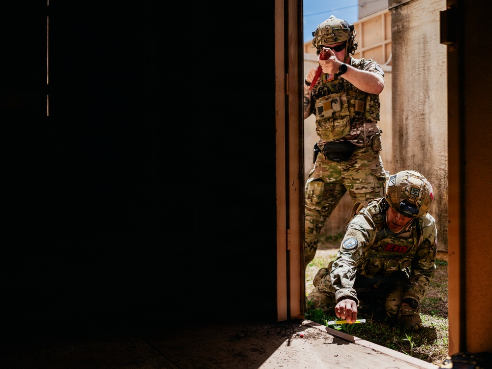 U.S. Navy and Peruvian Navy EOD participate in a dismounted response drill during RIMPAC 2026